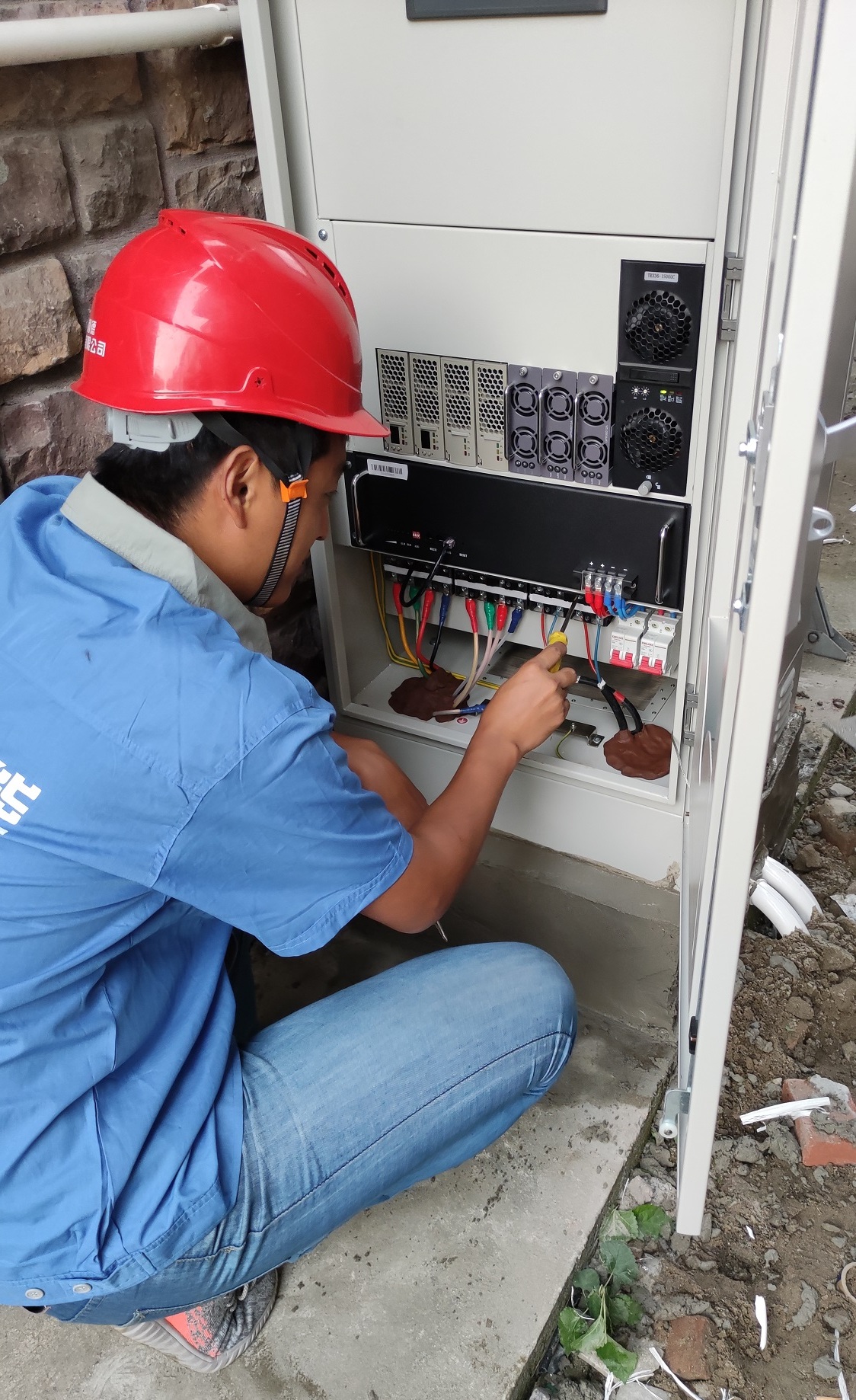 揚(yáng)中社區(qū)用戶微網(wǎng)群能量管控平臺項(xiàng)目