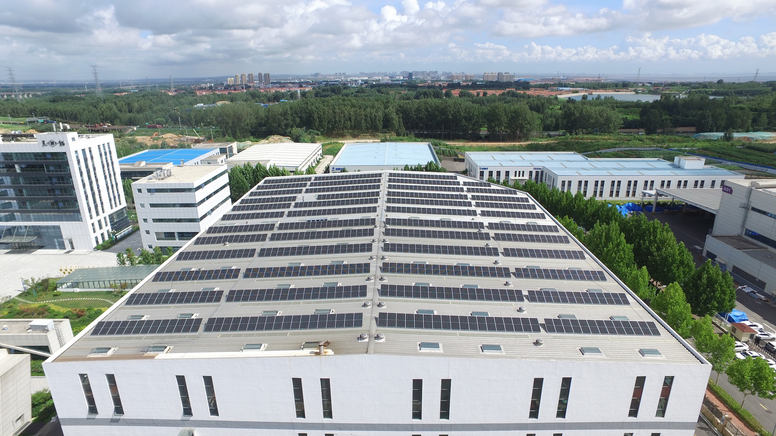 賀青島黑貓新材料研究院分布式光伏發(fā)電項目并網(wǎng)發(fā)電