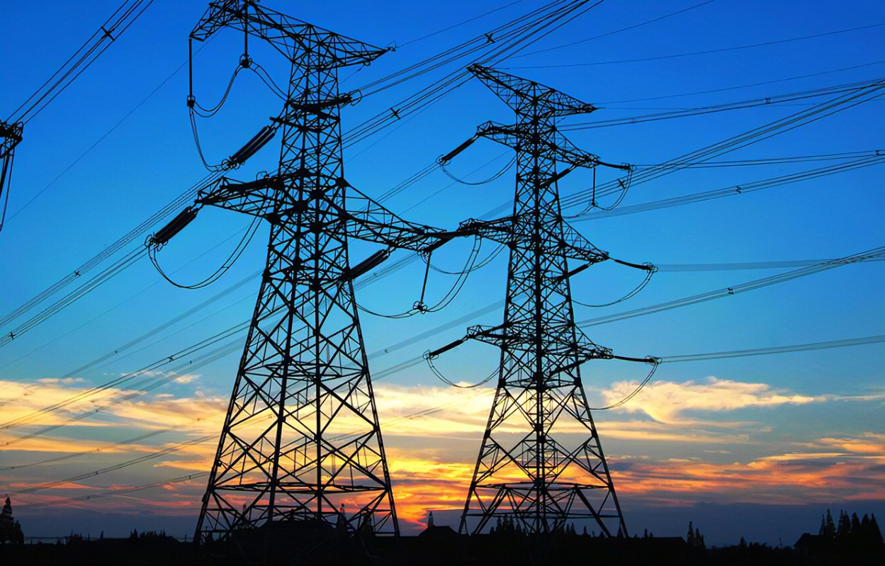 必看！兩會(huì)報(bào)告，涉及光伏新能源！